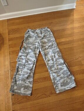 grey and green baggy wide leg camo cargo pants big pockets from happily grey XS